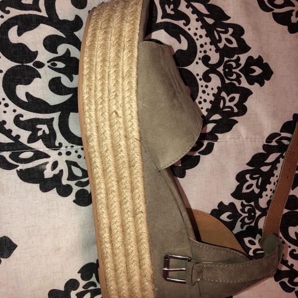 Steve Madden Wedges - Picture 2 of 3